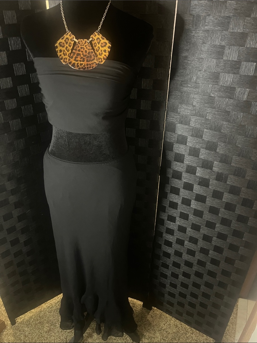Black Silhouette elegant long skirt